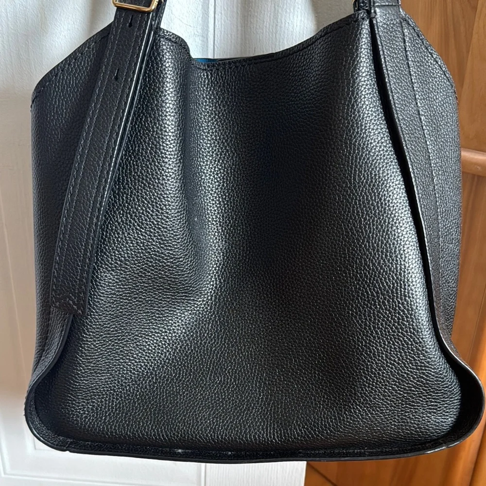 Marc Jacobs Black Leather Tote with Textured Finish - Picture 6 of 10